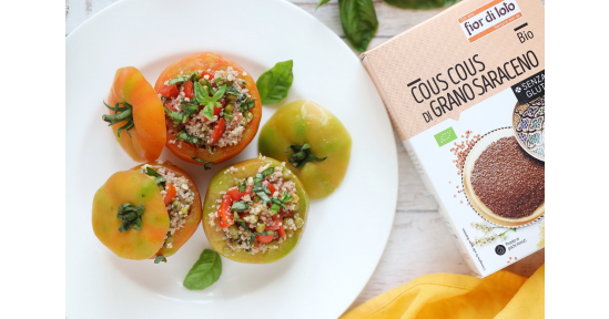 Pomodori ripieni di cous cous al grano saraceno senza cottura