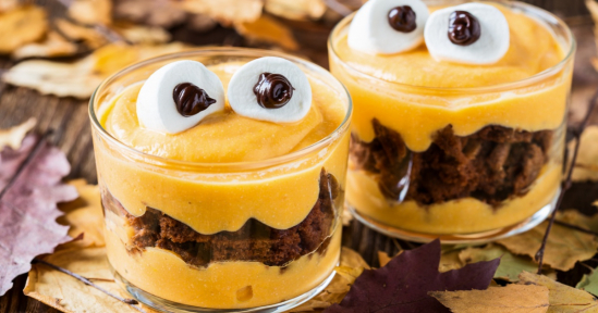 Dessert di crema di zucca e crumble di biscotti novellini al cacao